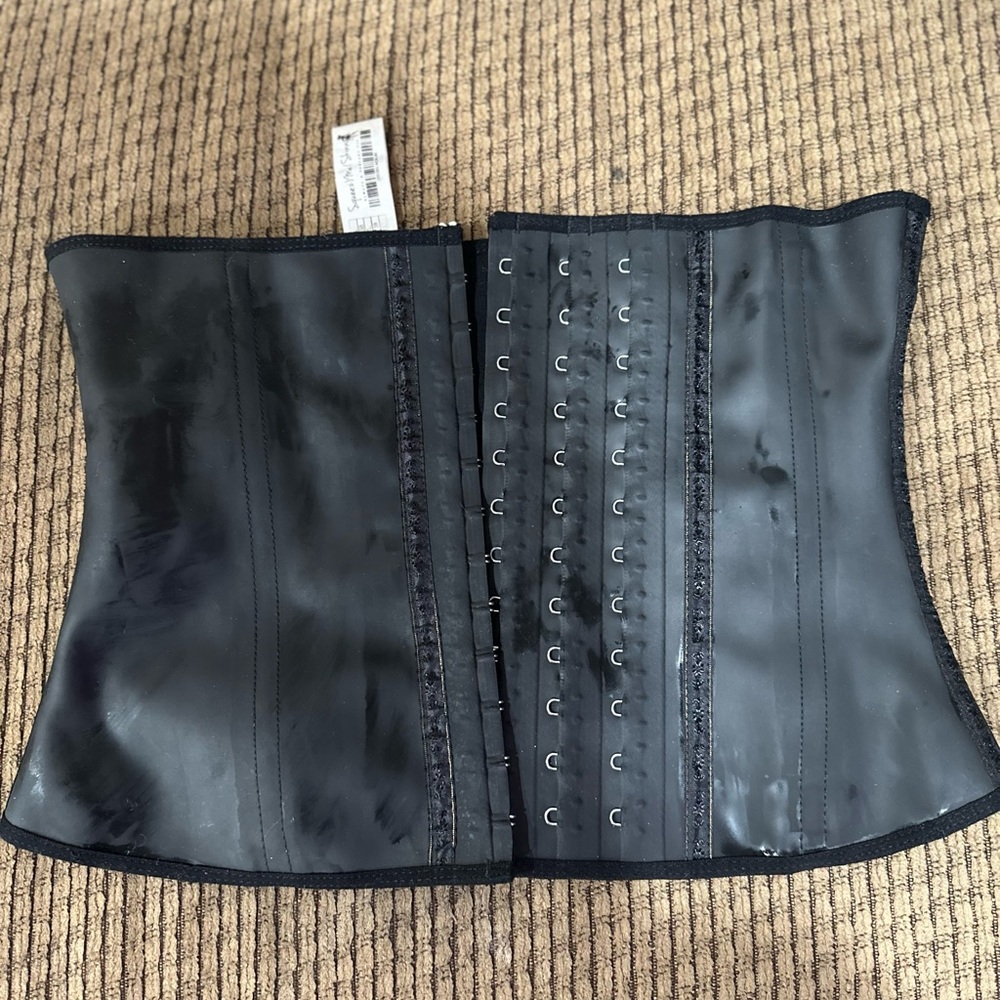 Squeeze me skinny Black Waist Trainer